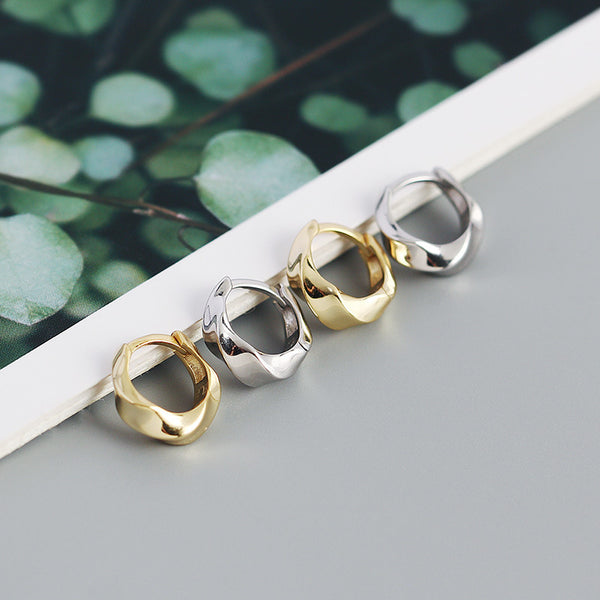 YHE0373 925 Sterling Silver Mobius Simple Hoop Earring