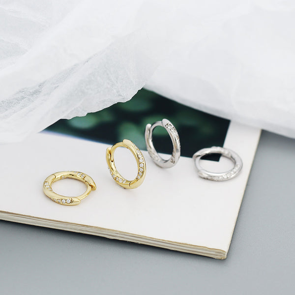YHE0504 925 Sterling Silver Classic Cubic Zirconia Teist Hoop Earrings