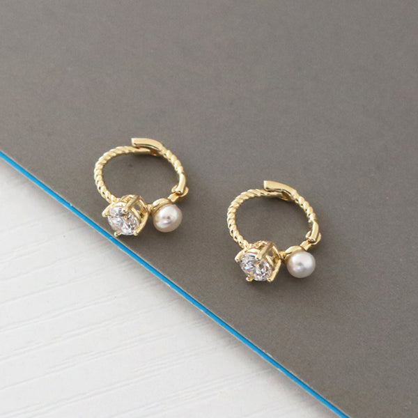 PE0060 925 Sterling Silver Claw Set CZ Freshwater Pearl Twist Hoop Earrings