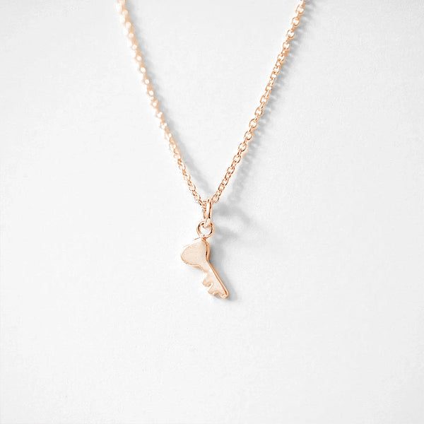 FX0340 925 Sterling Silver Love Key Pendant Necklace