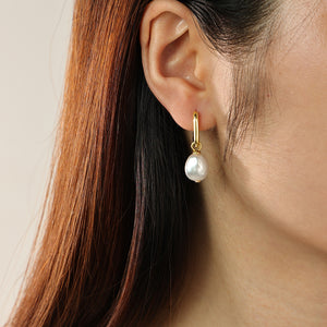 PE0160 925 Sterling Silver Freshwater Pearl Dangle Earrings