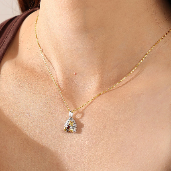 VFD0736 Bee and Hive Charm
