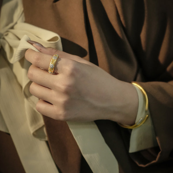 FJ1070 925 Sterling Silver Classic Zirconia Ring