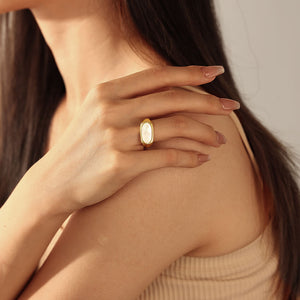 VFJ0416 Rectangle Mother Of Pearl Signet Ring