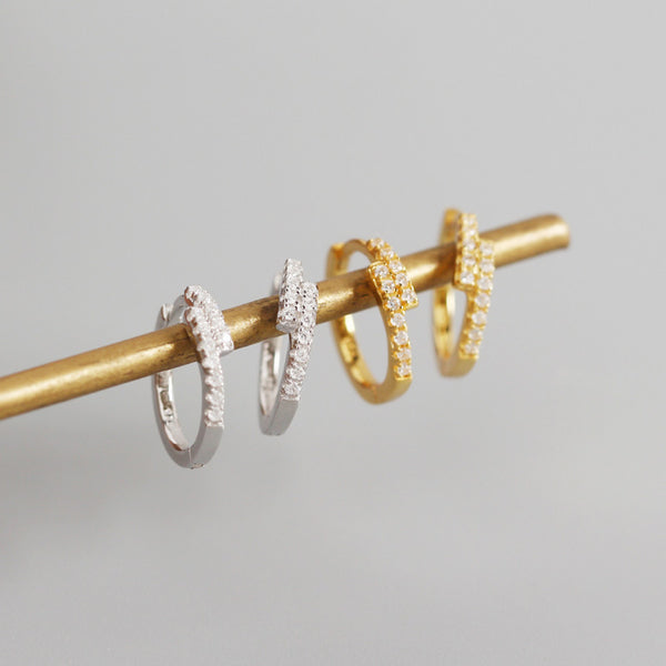 YHE0235 925 Sterling Silver Minimalist Cubic Zirconia Huggies Earring