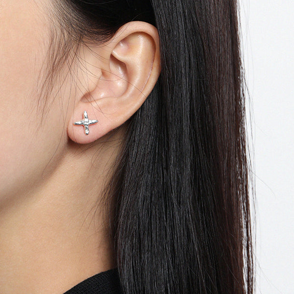 RHE1080 925 Sterling Silver Hammered Cross Mini Stud Earrings