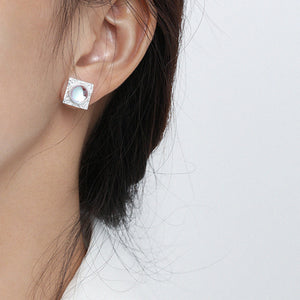 RHE1071 Hammered Moonstone Women Stud Earrings