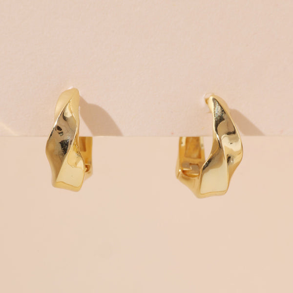 YHE0373 925 Sterling Silver Mobius Simple Hoop Earring