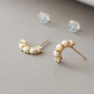 PE0090 925 Sterling Silver Arch Claw Set Shell Pearl Half Hoop Earrings