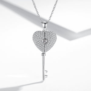 GX1435 925 Sterling Silver Heart Shape CZ Key Necklace