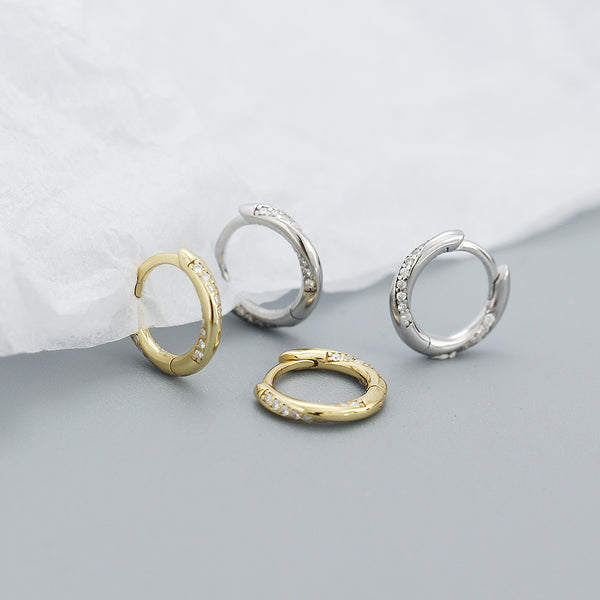 YHE0504 925 Sterling Silver Classic Cubic Zirconia Teist Hoop Earrings