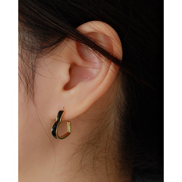 YHE0518 925 Sterling Silver Vintage Black Enamel Heart Hoop Earrings